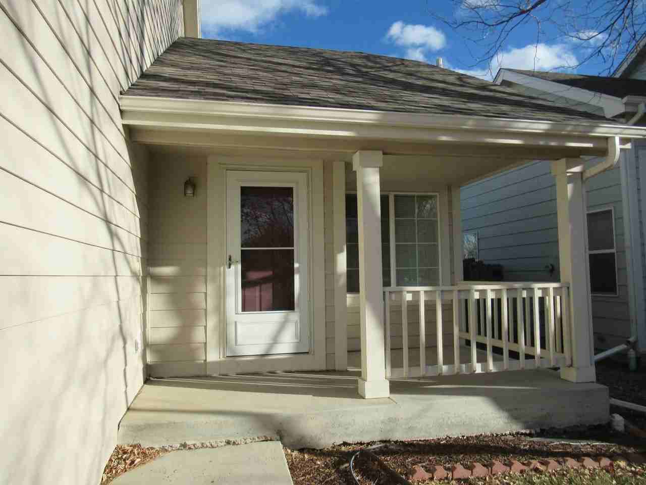 4936 Wilmington Dr - Photo 2 of 32