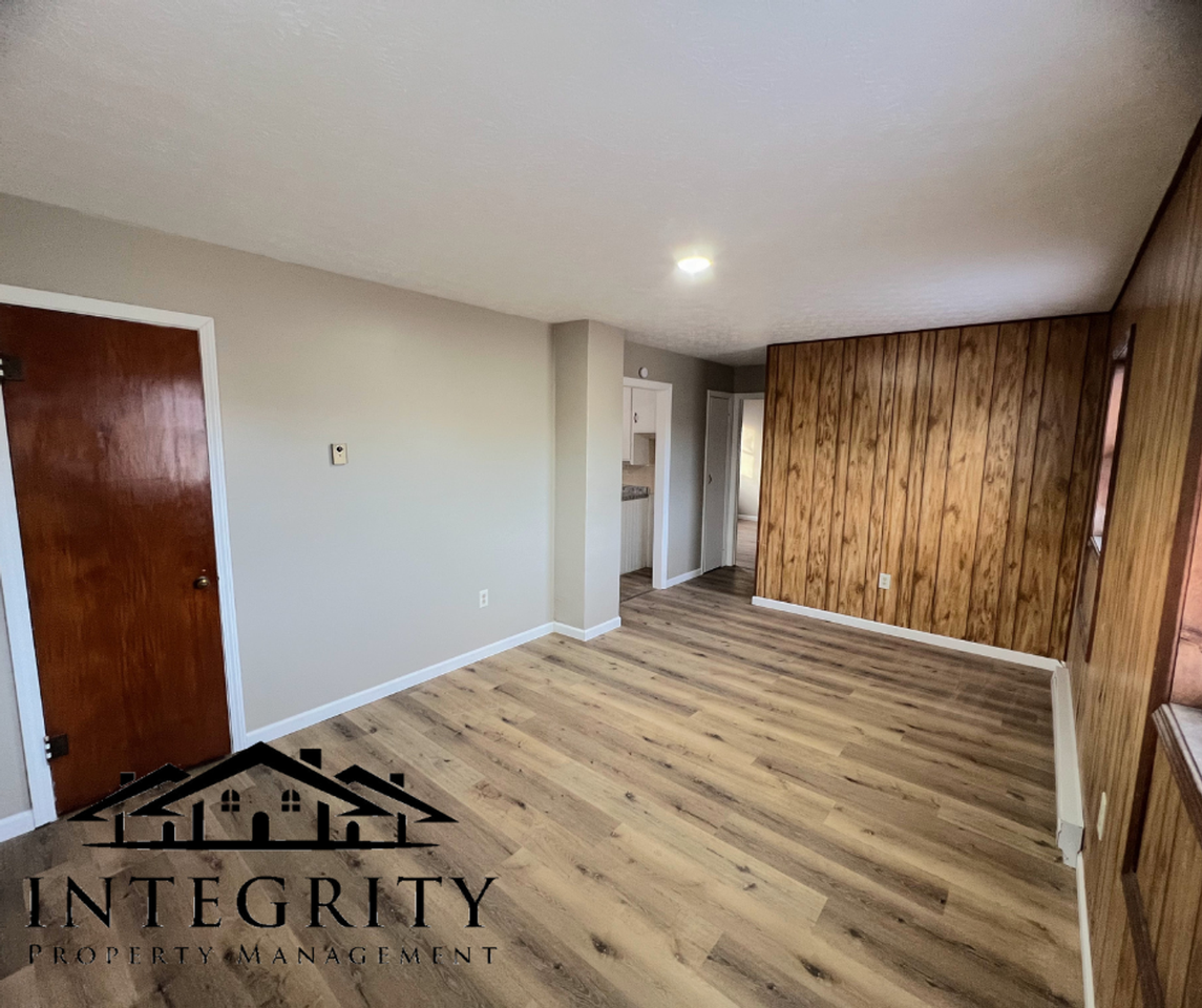 112 Fleetwood Dr Apt A - Photo 2 of 7