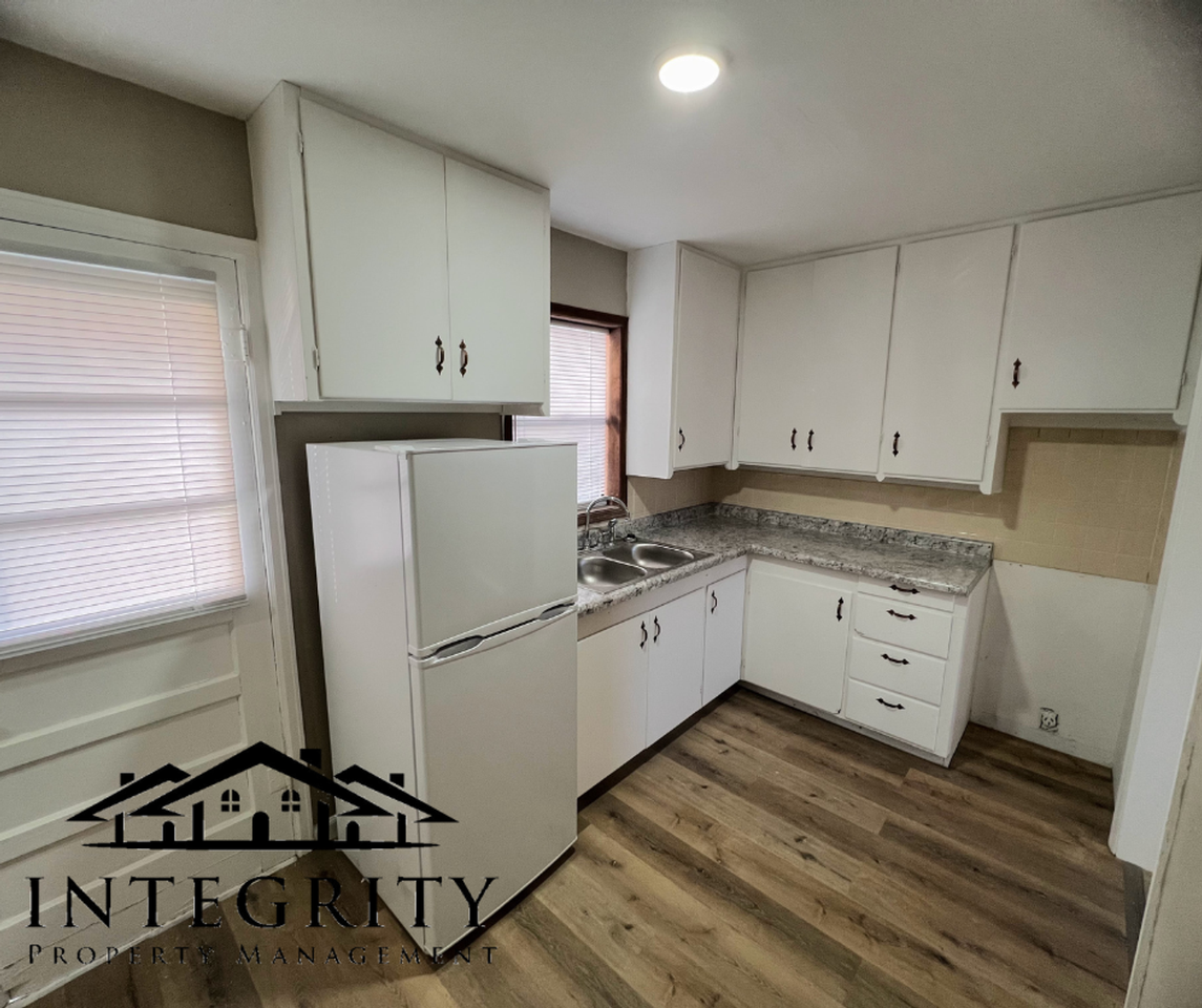 112 Fleetwood Dr Apt A - Photo 4 of 7