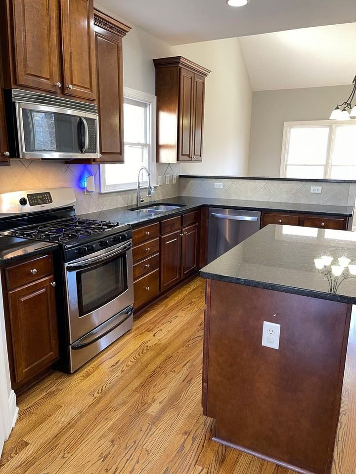 49 Chesterfield Ct - Photo 7 of 50