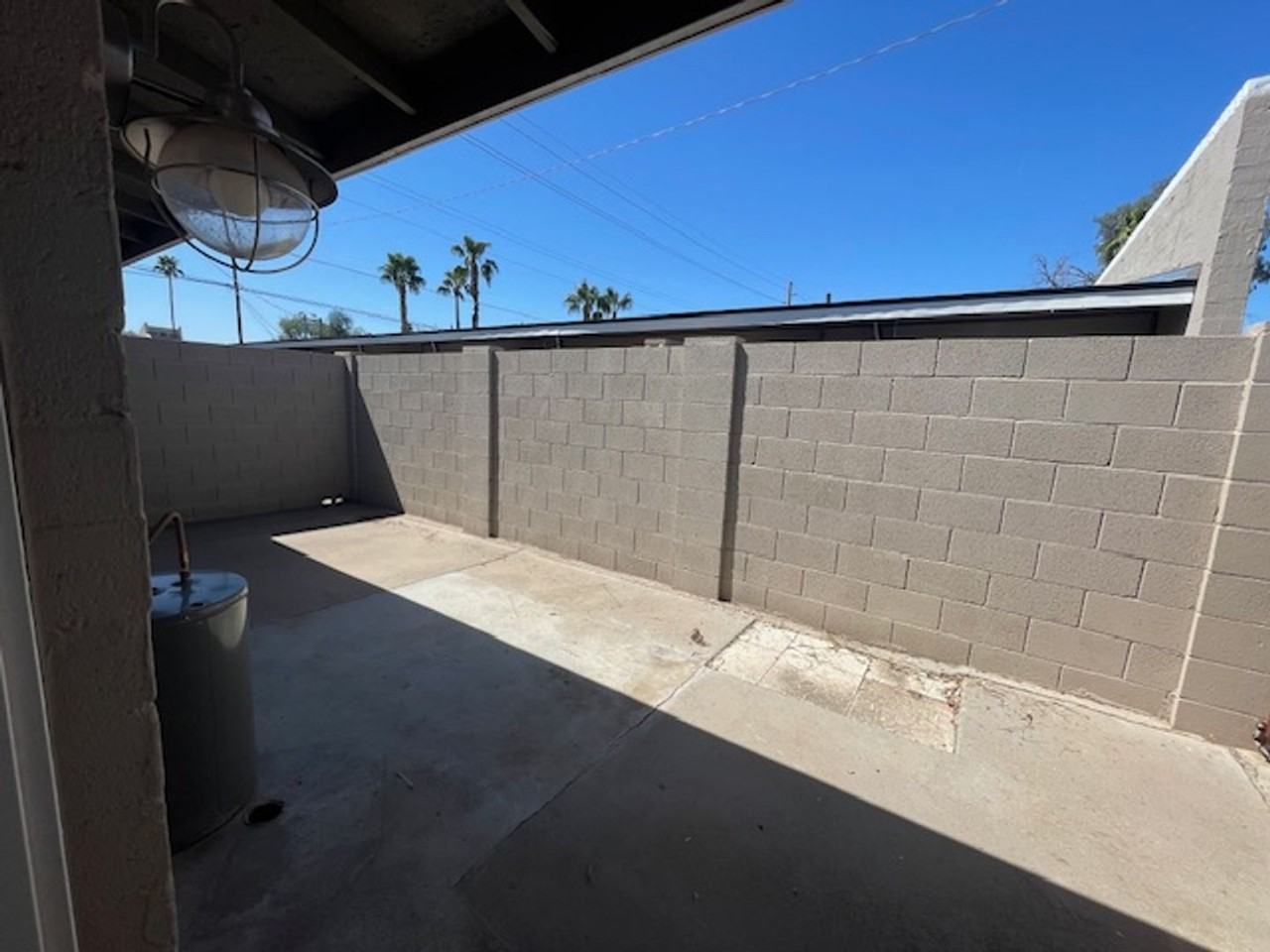 8619 E Coronado Rd - Photo 7 of 22