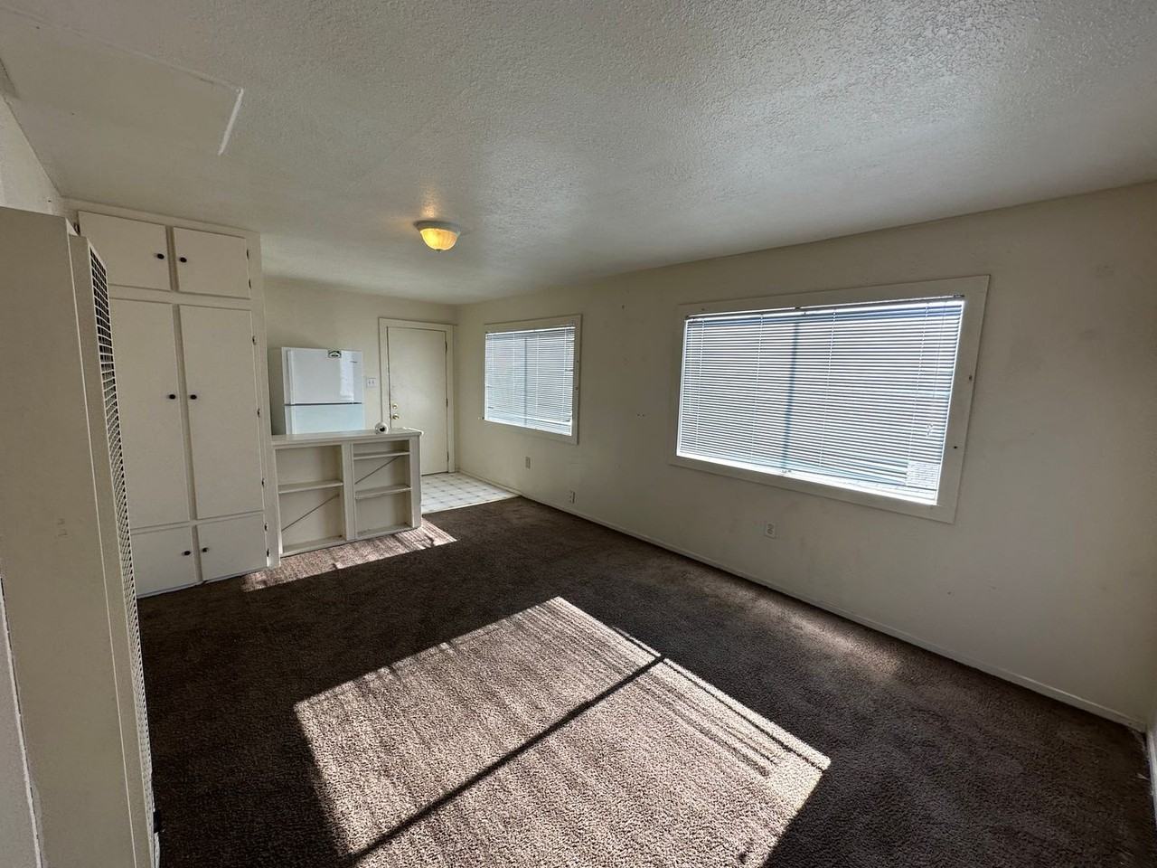 725 1/2 Kern St #B - Photo 4 of 11