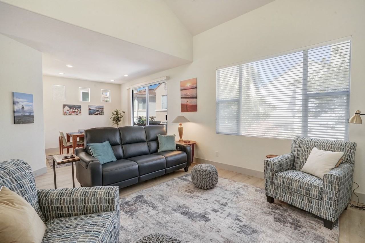 11337 Carmel Creek Rd - Photo 4 of 42