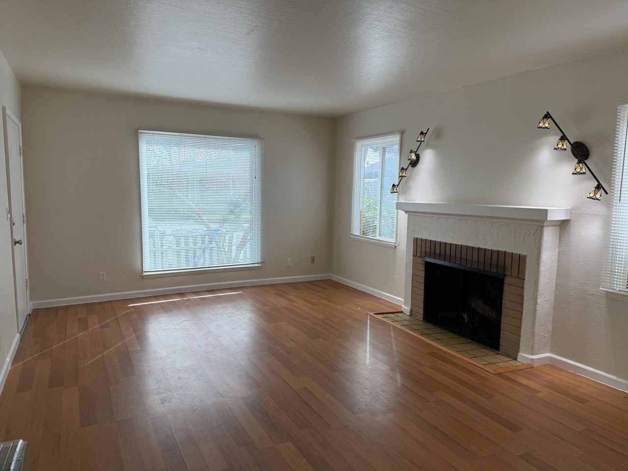 131 Boston Ave - Photo 2 of 10