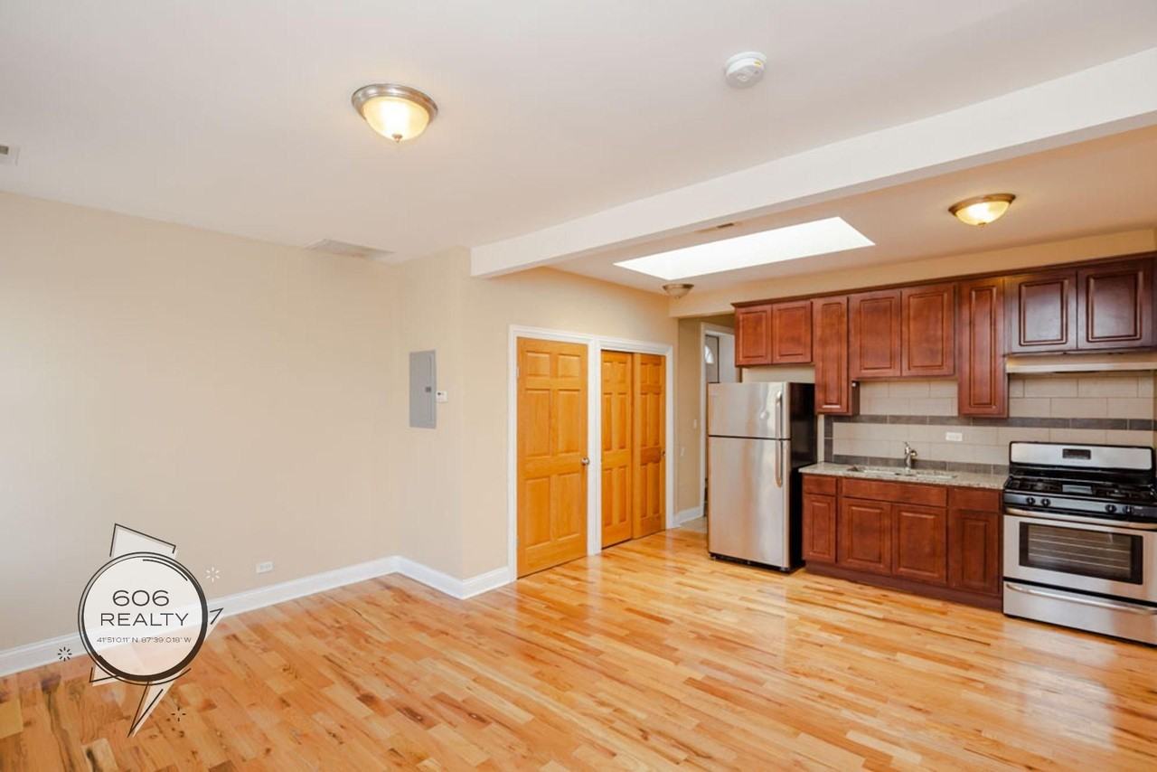 5550-58 W Belmont Rehabbed Apartments! - Photo 2 of 8