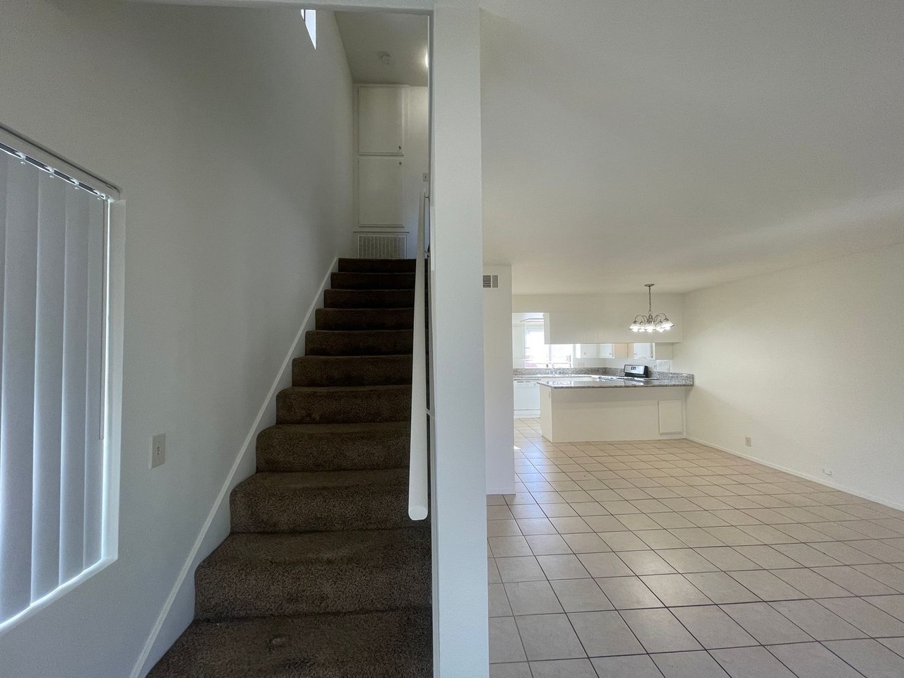 540 E Lancaster Blvd #B - Photo 5 of 14