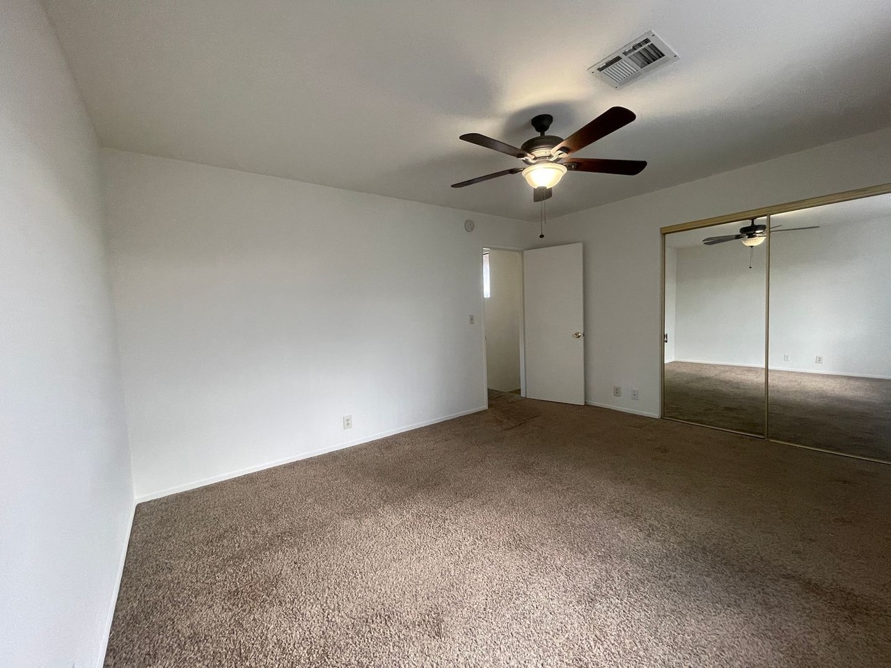 540 E Lancaster Blvd #B - Photo 6 of 14