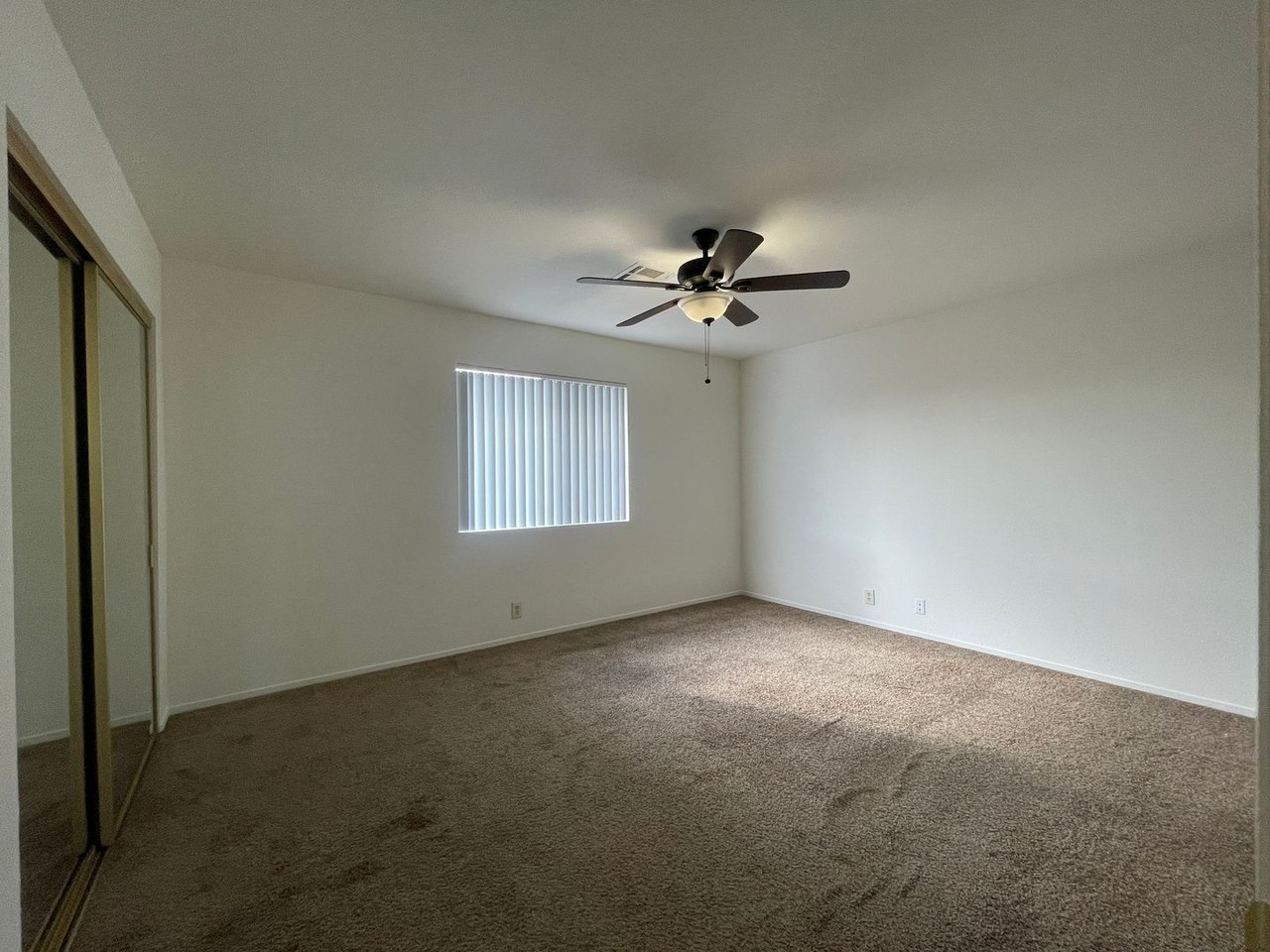540 E Lancaster Blvd #B - Photo 7 of 14