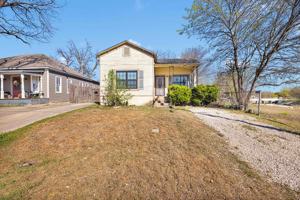 featured image of 652 N San Ignacio Ave