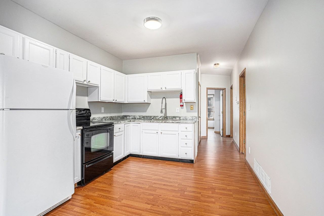 940 W Lovell St #3 - Photo 3 of 16