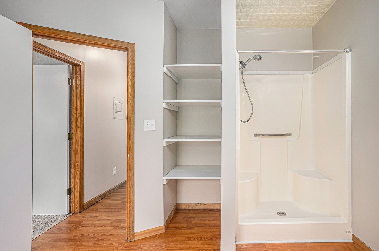 940 W Lovell St #3 - Photo 7 of 16
