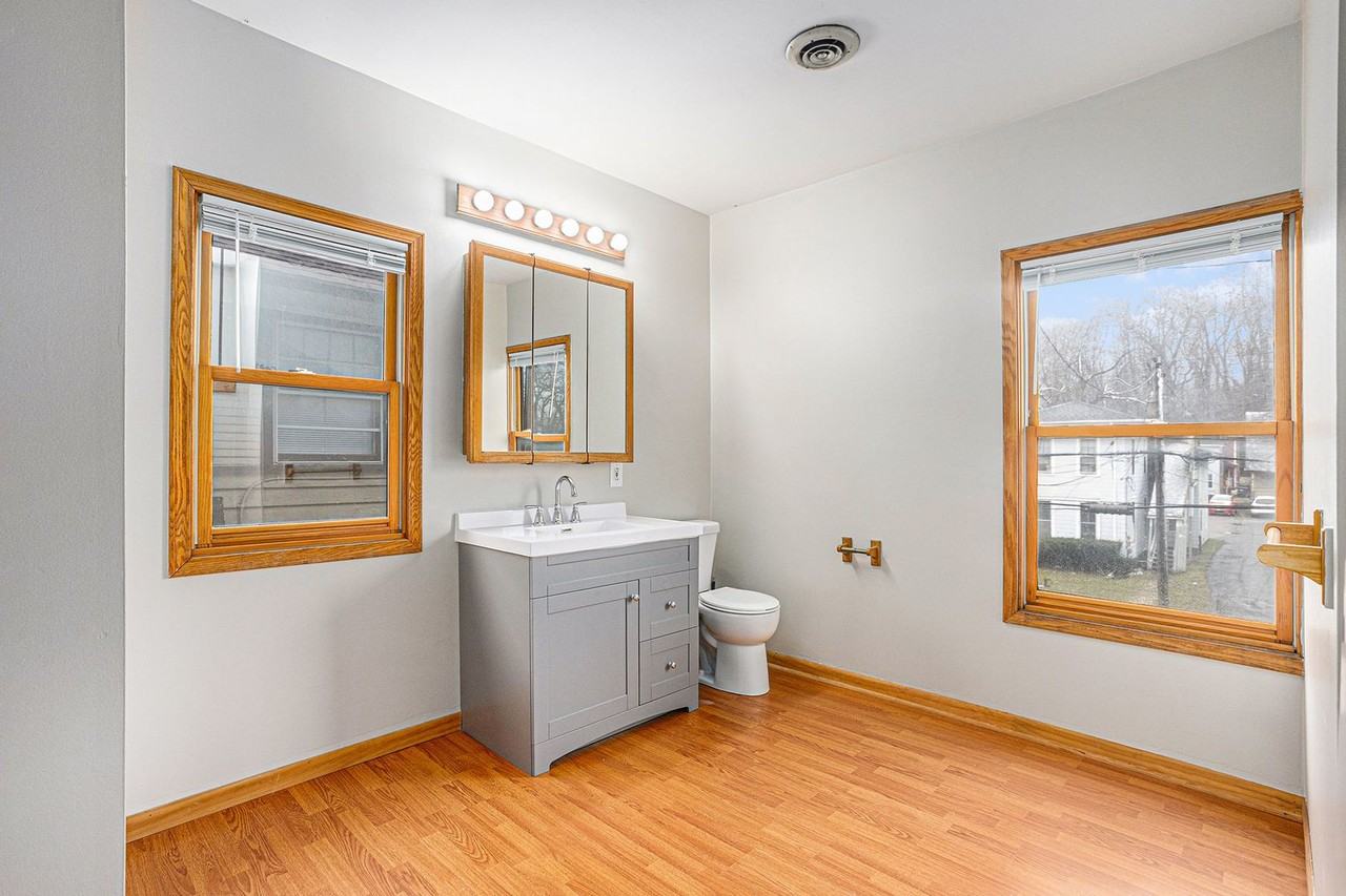 940 W Lovell St #3 - Photo 6 of 16
