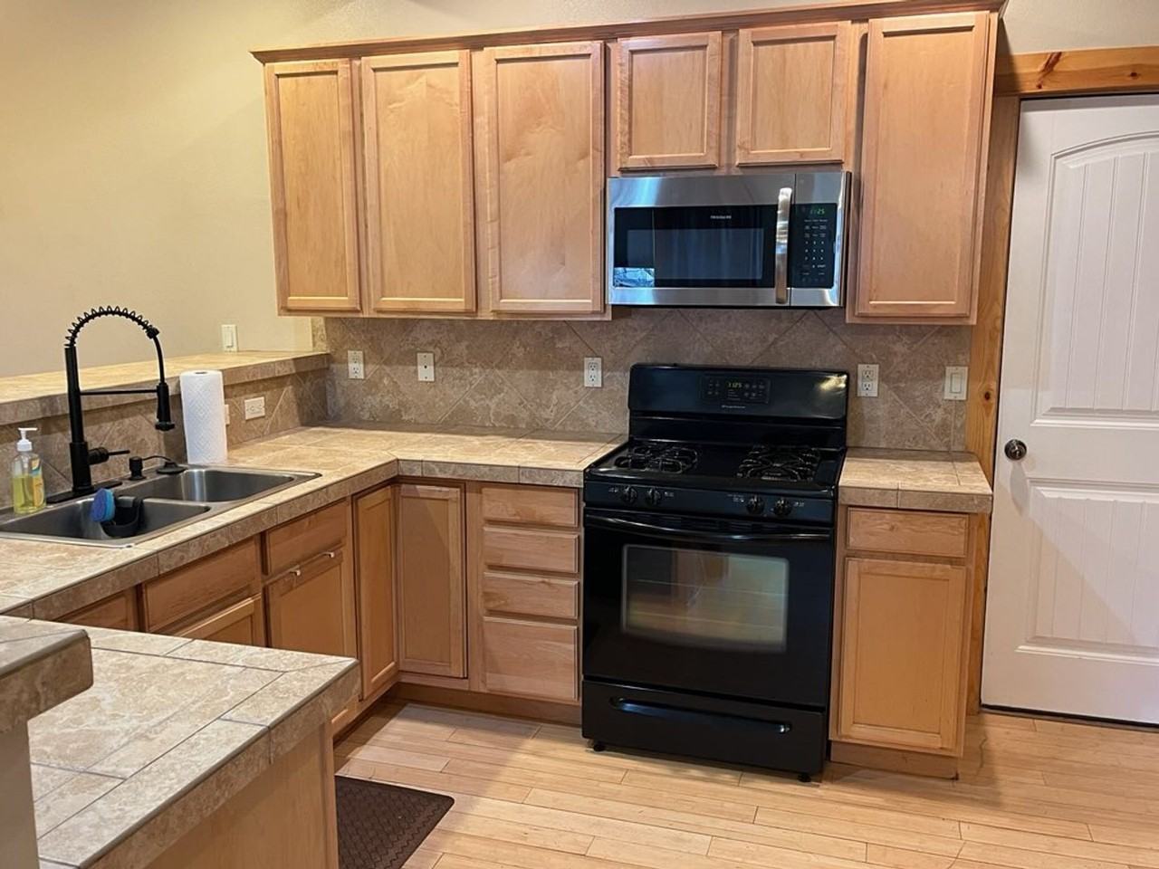 20163 Merriewood Ln - Photo 2 of 16