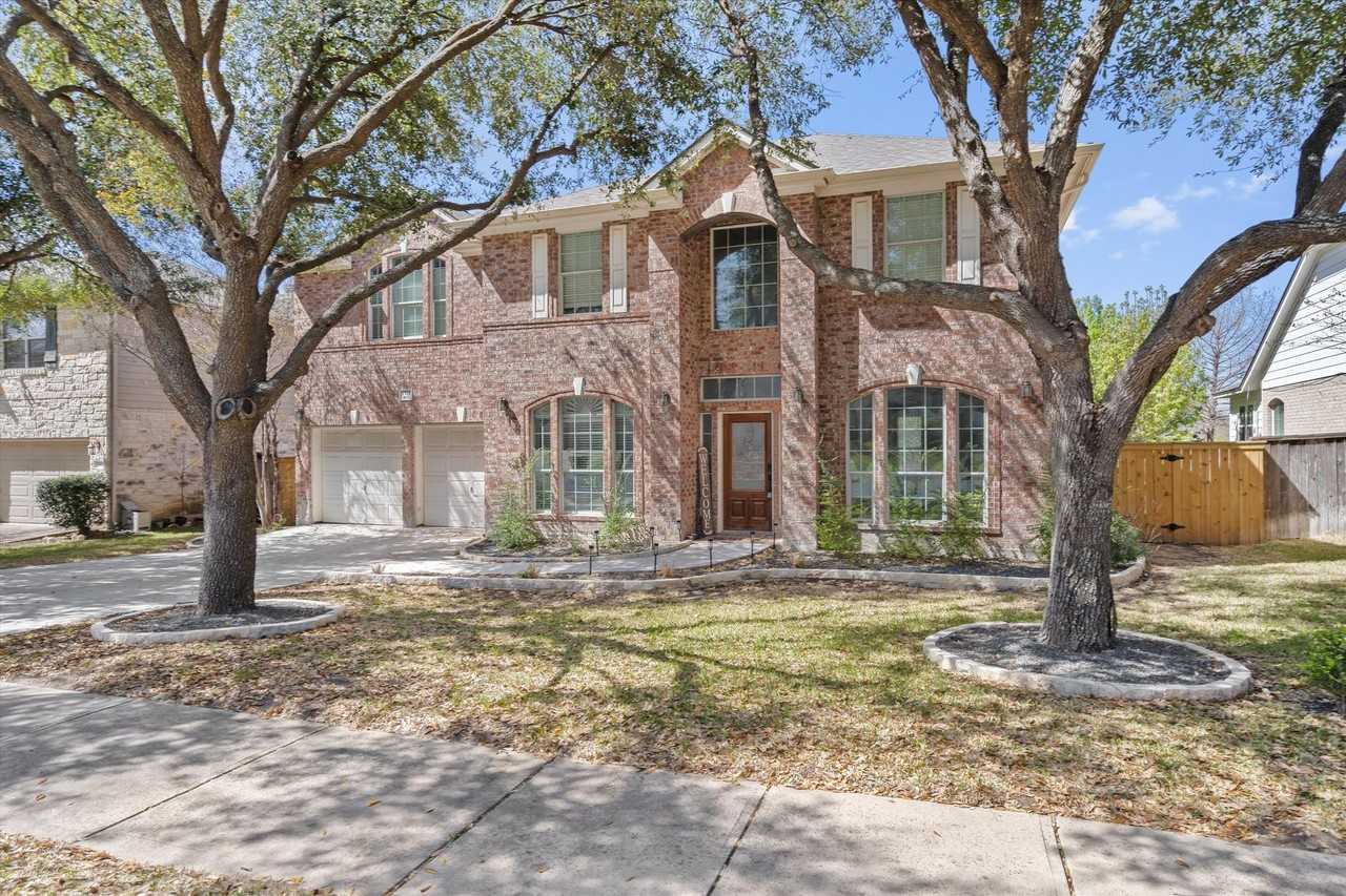 1004 Placid Creek Ct - Photo 2 of 41