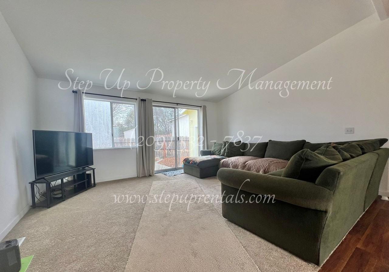 16932 Clouds Rest Rd - Photo 3 of 21