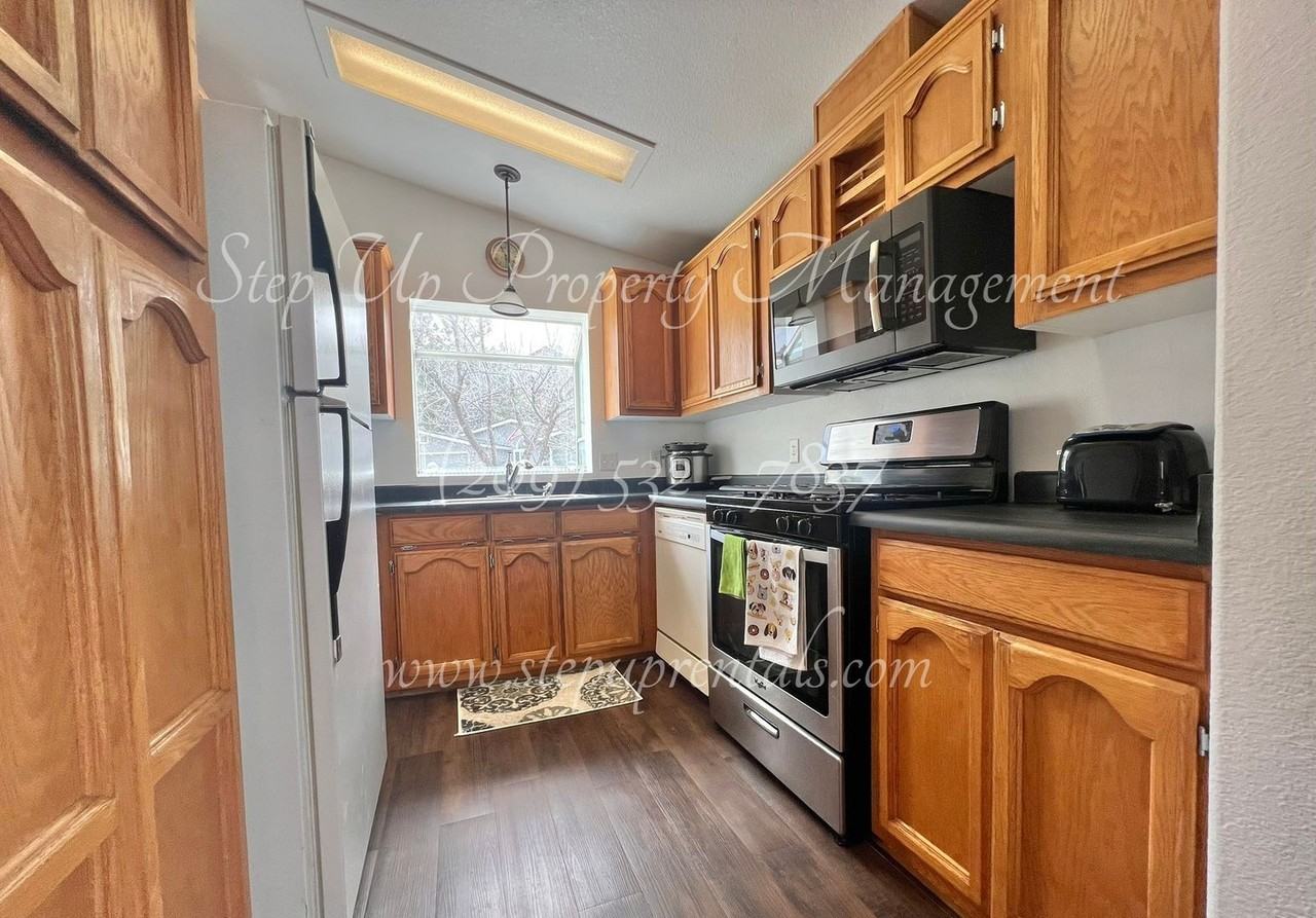 16932 Clouds Rest Rd - Photo 5 of 21
