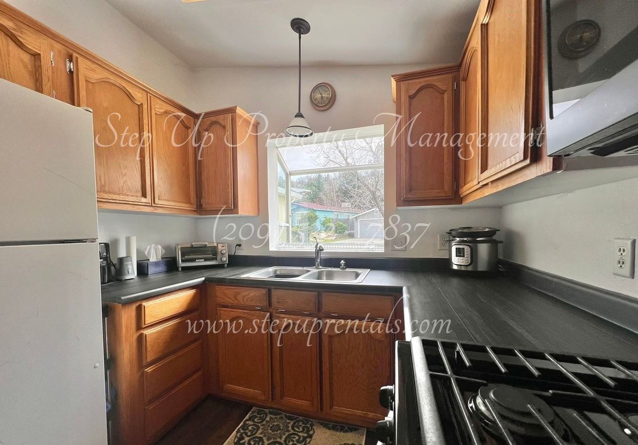 16932 Clouds Rest Rd - Photo 6 of 21