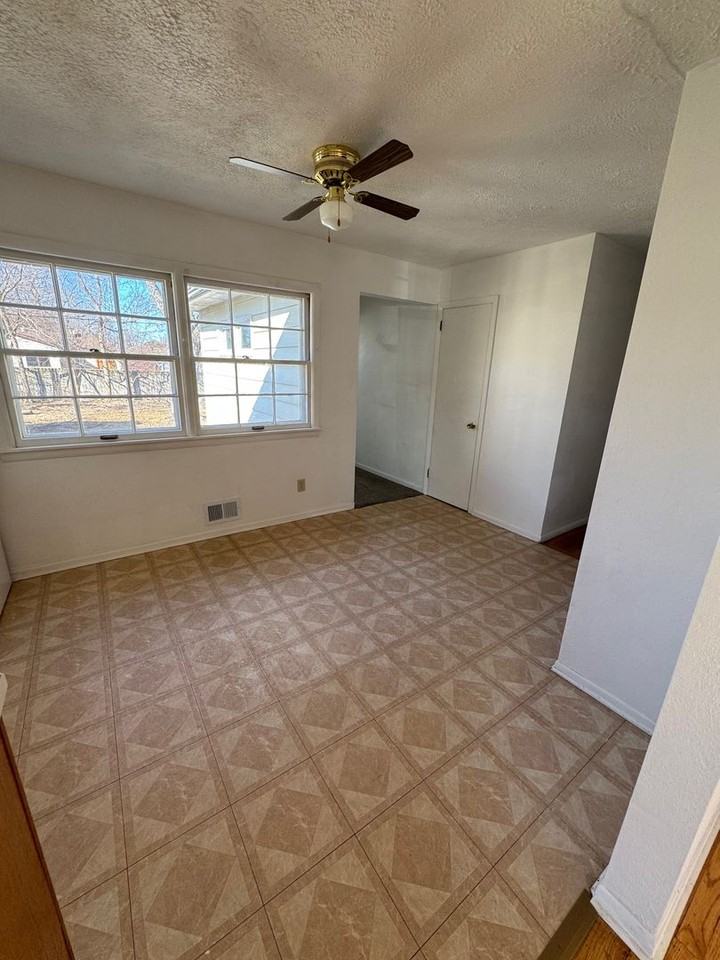 6112 Elm Ave - Photo 3 of 13
