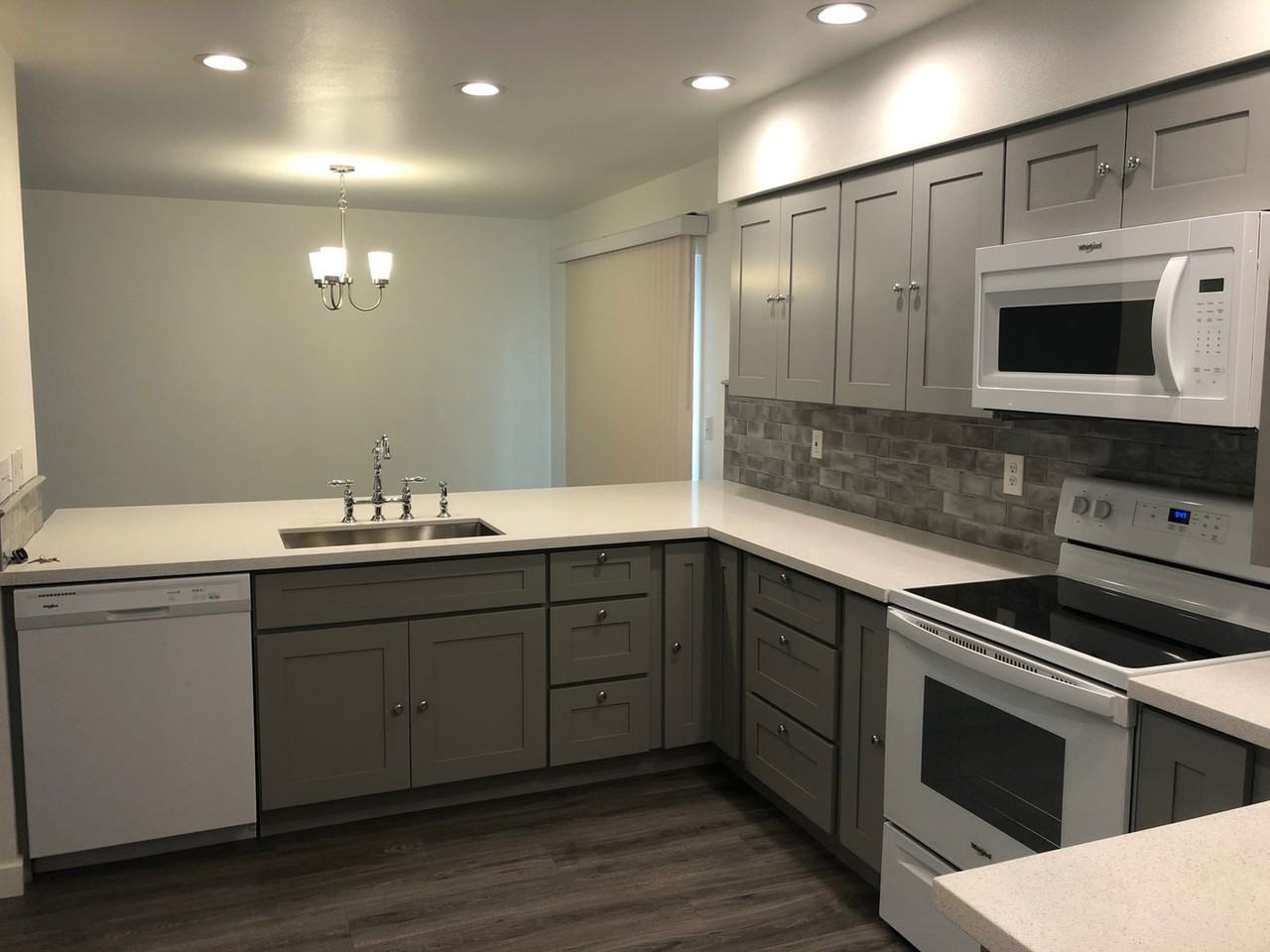 8708 8th Pl Ne - Photo 4 of 13