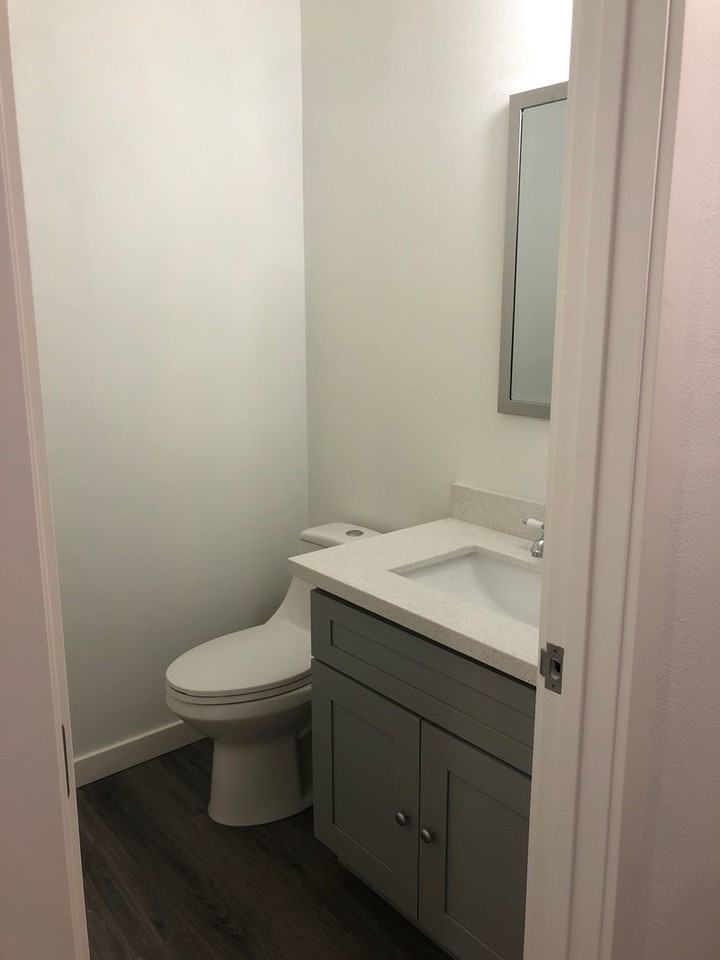 8708 8th Pl Ne - Photo 5 of 13