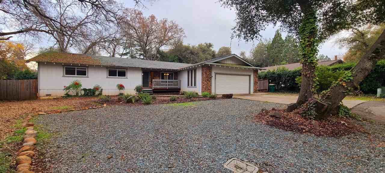 2609 Deer Trail Ln - Photo 2 of 33