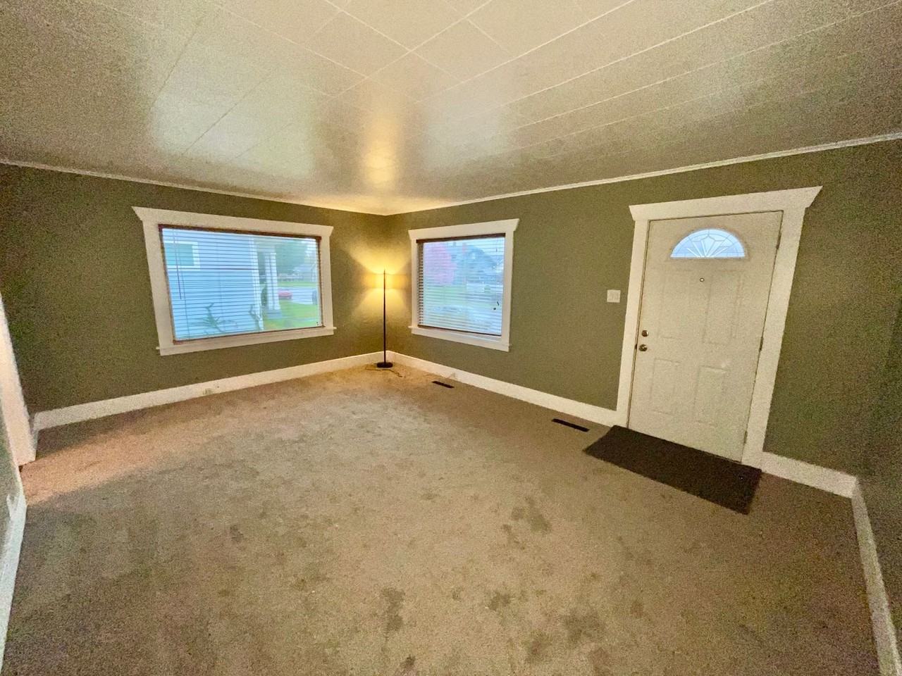 3589 E F St - Photo 2 of 16