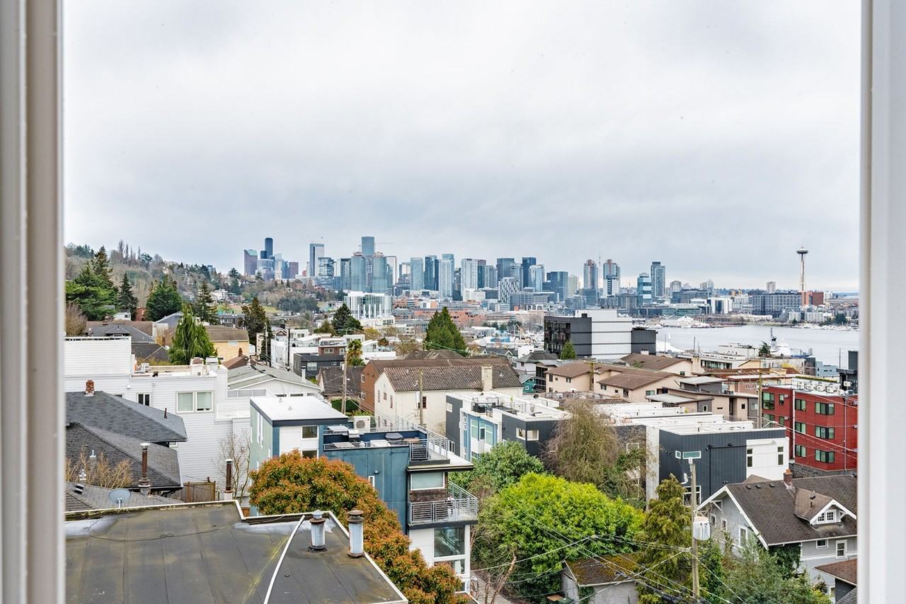 Regio - Photo 3 of 50