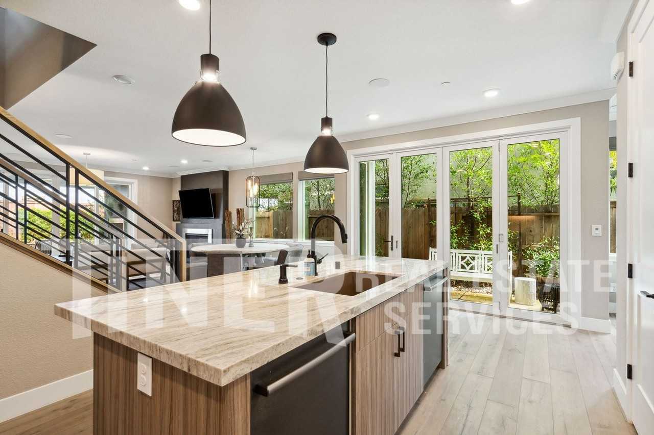 11908 Mircado Way - Photo 3 of 34