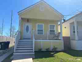 featured image of 2433 Almonaster Ave #2433