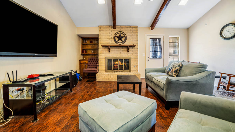 1808 Papeete Dr - Photo 2 of 12