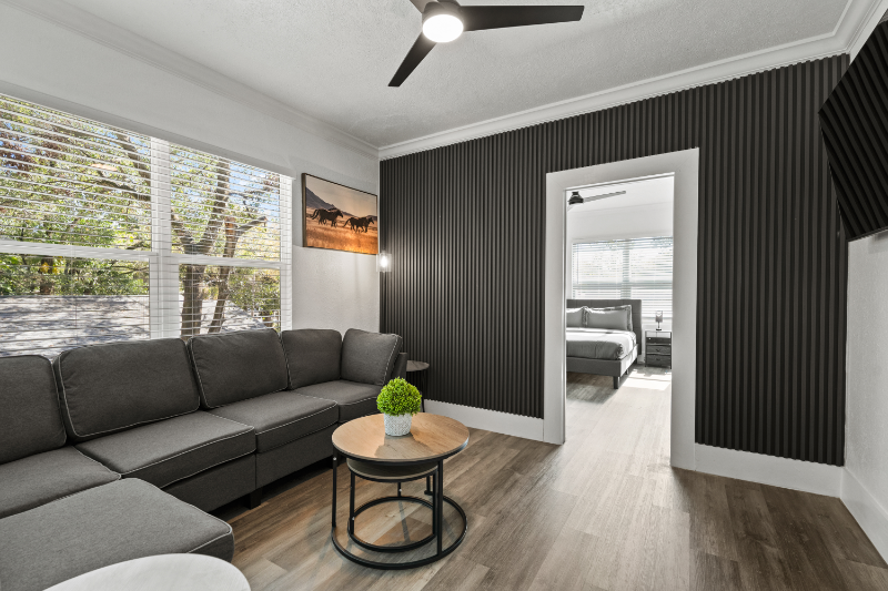 806 E Chelsea St #3 - Photo 6 of 19