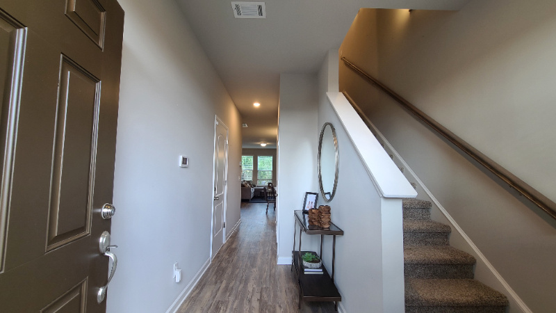 205 Netherlands Blvd - Photo 2 of 17