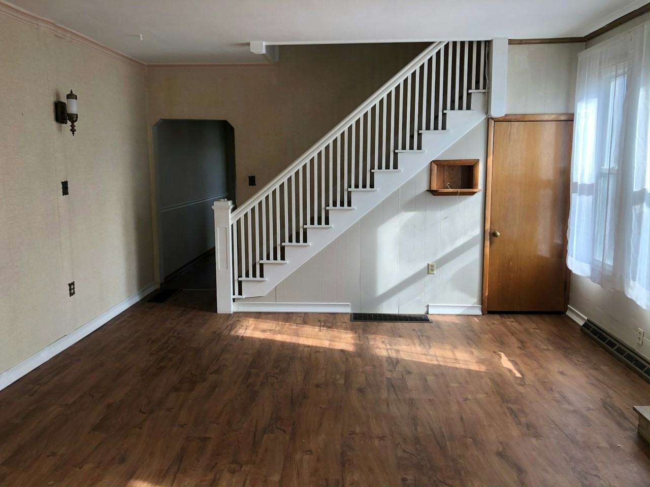 1323 Chamberlain Ave - Photo 2 of 8