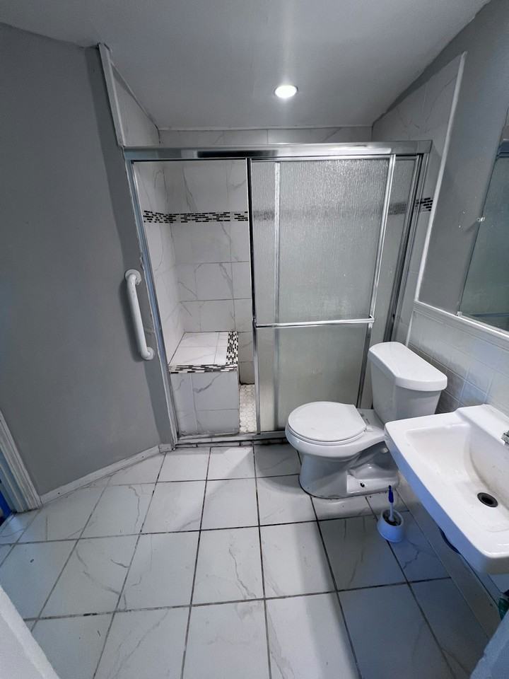 2211 Roosevelt St - Photo 2 of 7