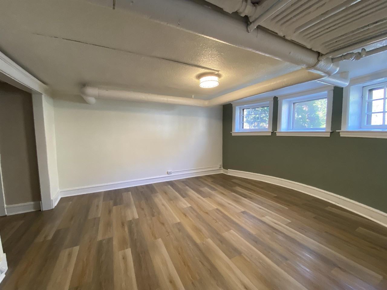 2526 North Prospect Avenue - Photo 2 of 12