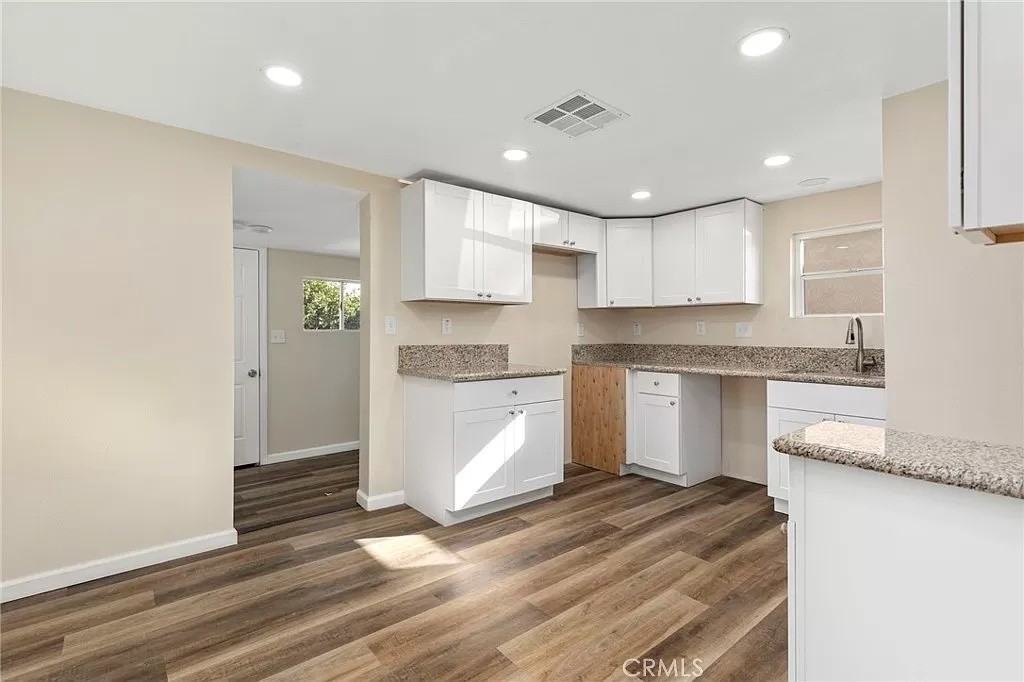 621 South Mistletoe Avenue - Photo 4 of 10