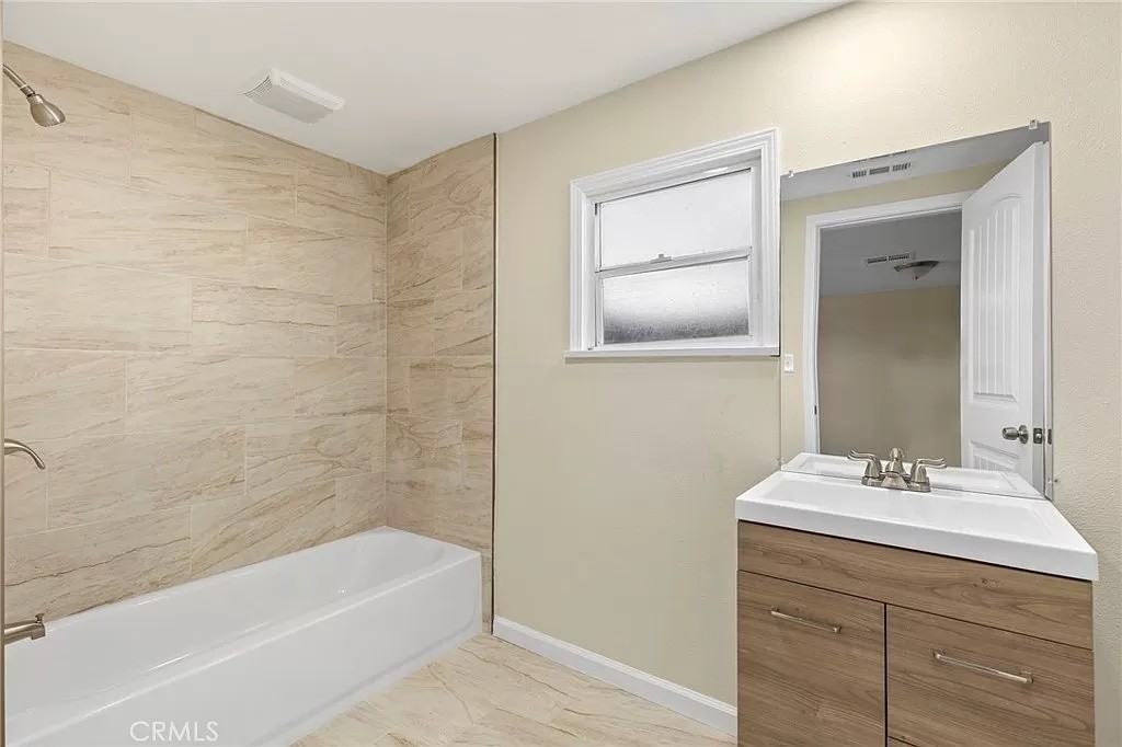 621 South Mistletoe Avenue - Photo 6 of 10