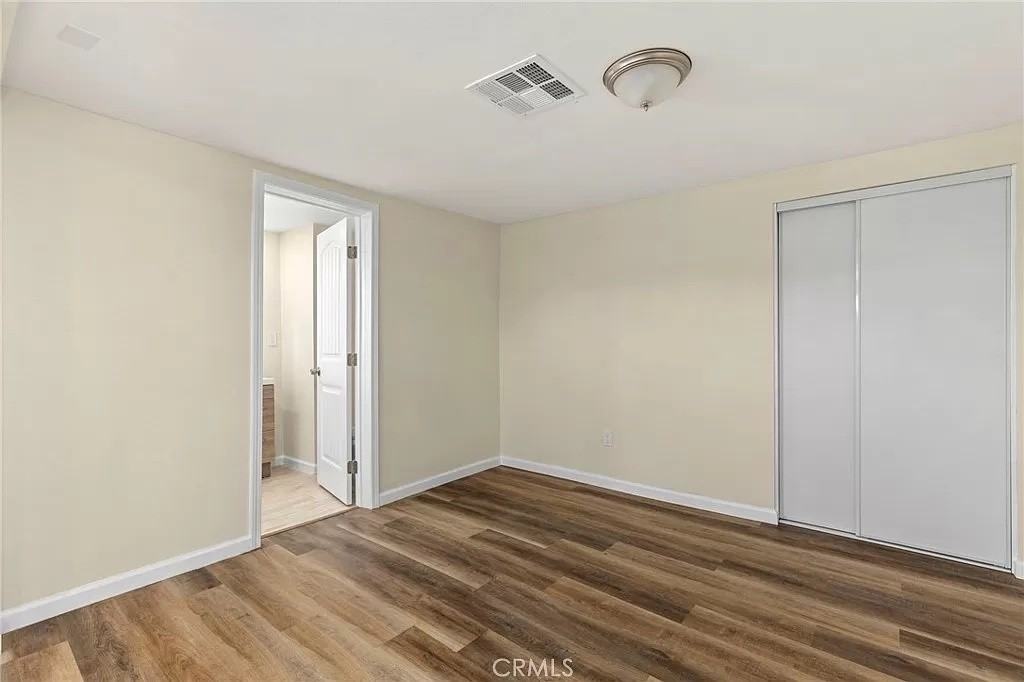 621 South Mistletoe Avenue - Photo 7 of 10