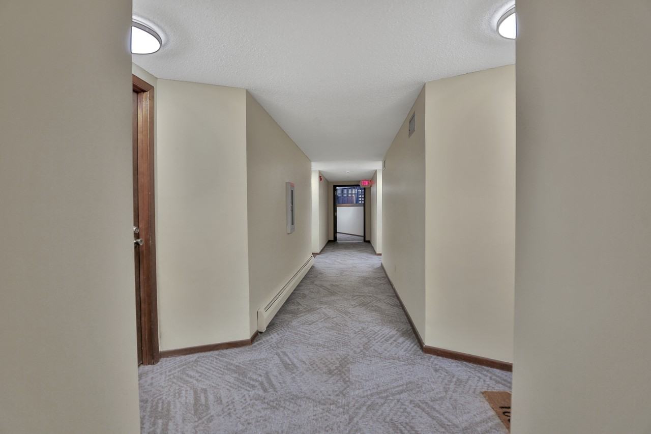 Oakmont Apts - Photo 3 of 29