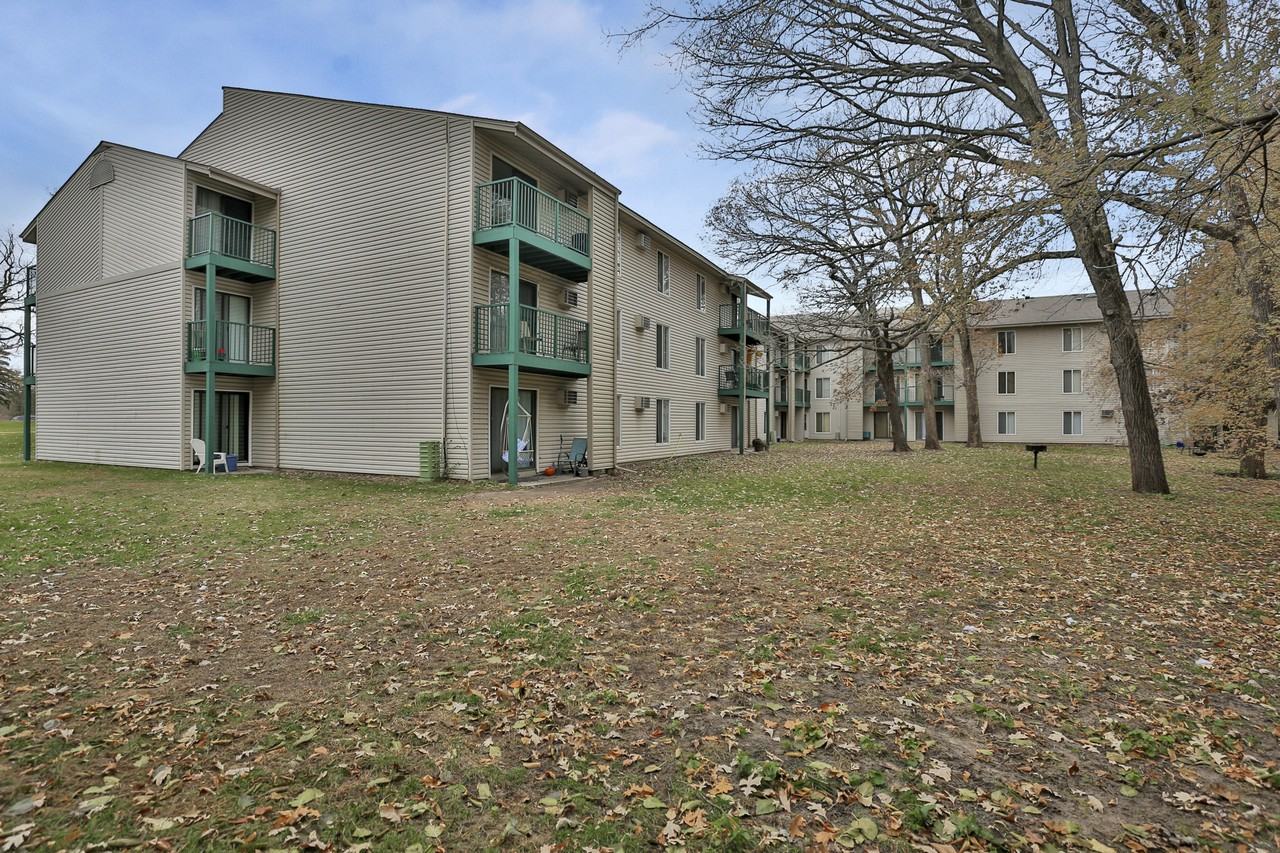 Oakmont Apts - Photo 6 of 29