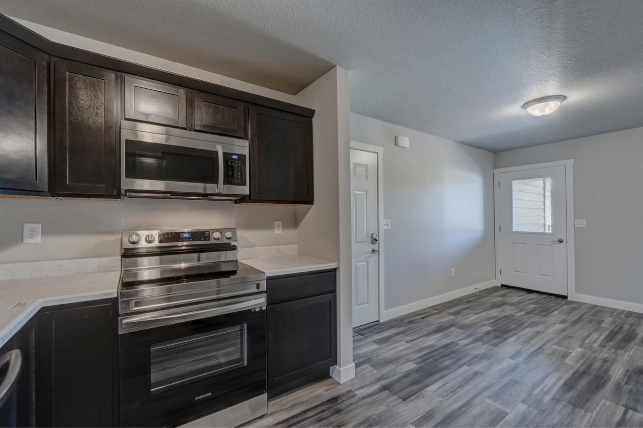 4813 5th Street - Photo 7 of 37