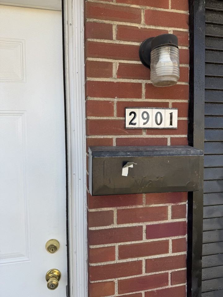 2901 Sheridan Street - Photo 3 of 20