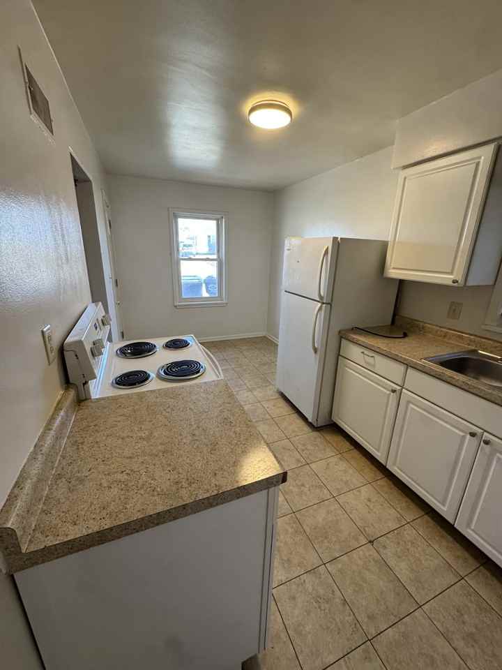 2901 Sheridan Street - Photo 4 of 20