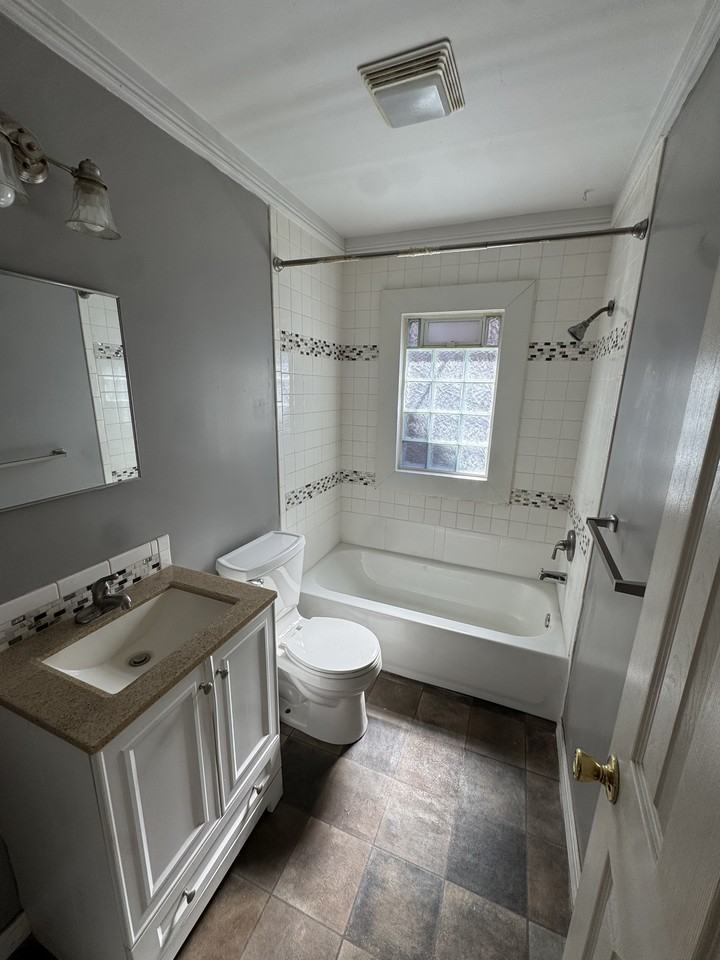 2901 Sheridan Street - Photo 6 of 20