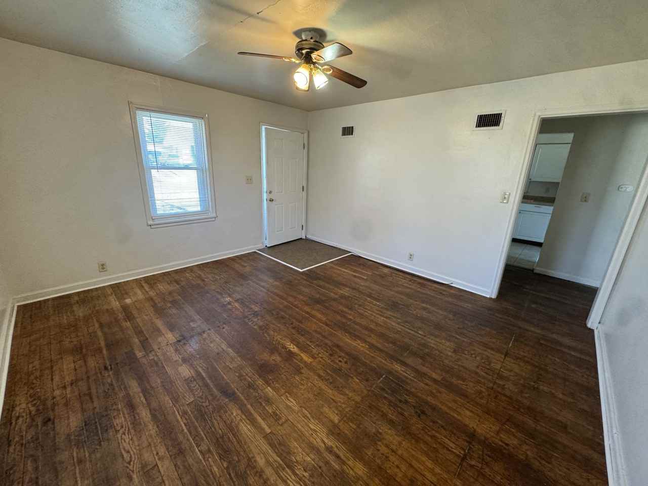 2901 Sheridan Street - Photo 7 of 20