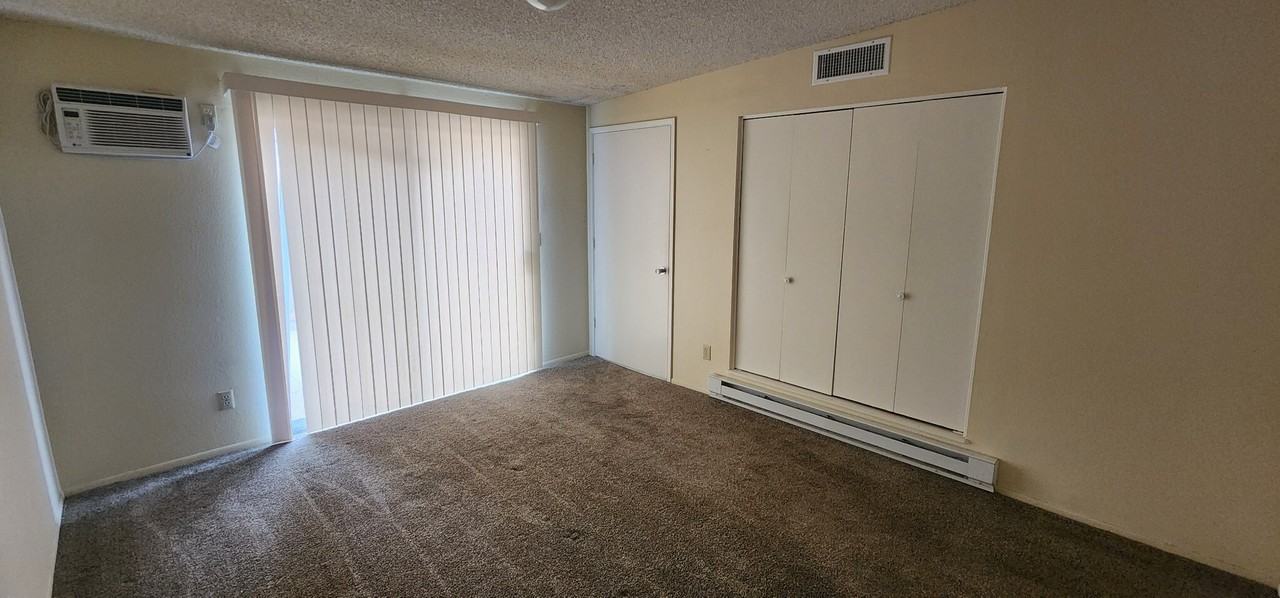 2304 N Forgeus Ave - Photo 3 of 19