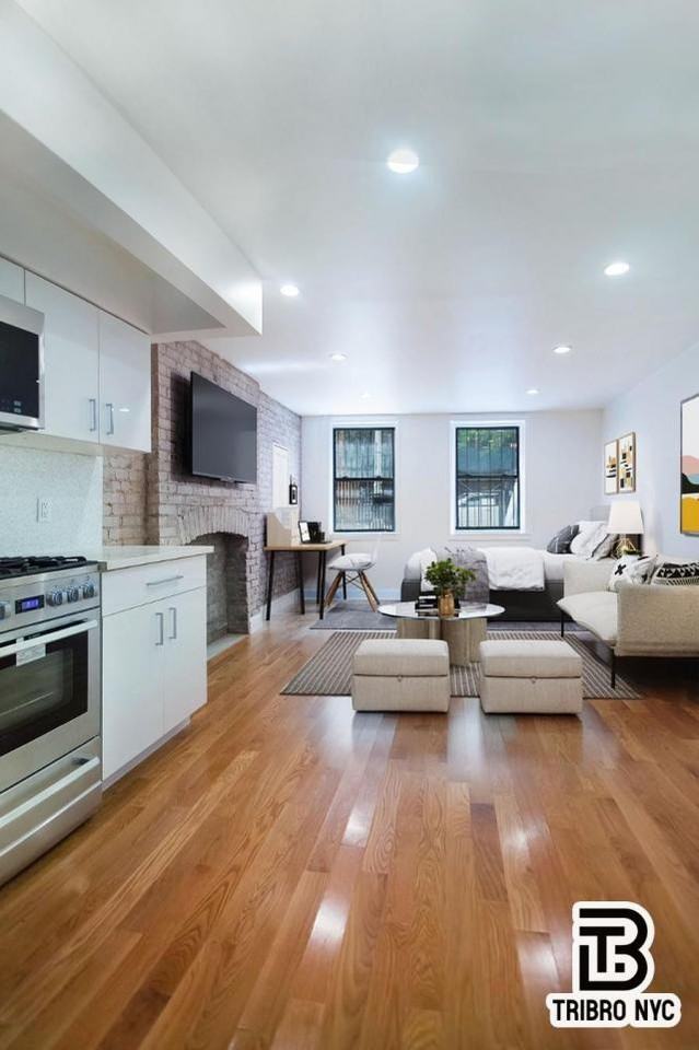 105 W 136th St - Photo 2 of 4