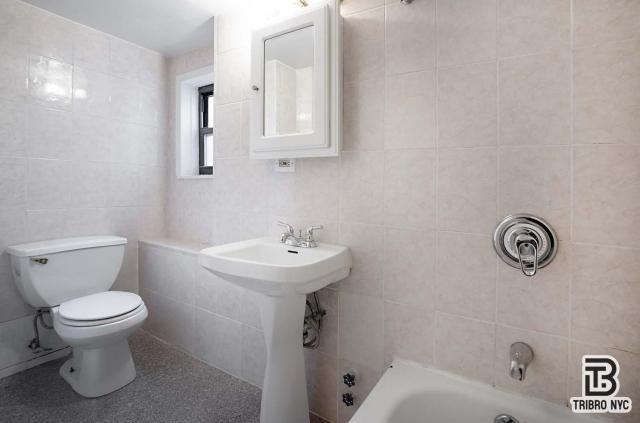 262 West 22nd Street - Photo 4 of 5