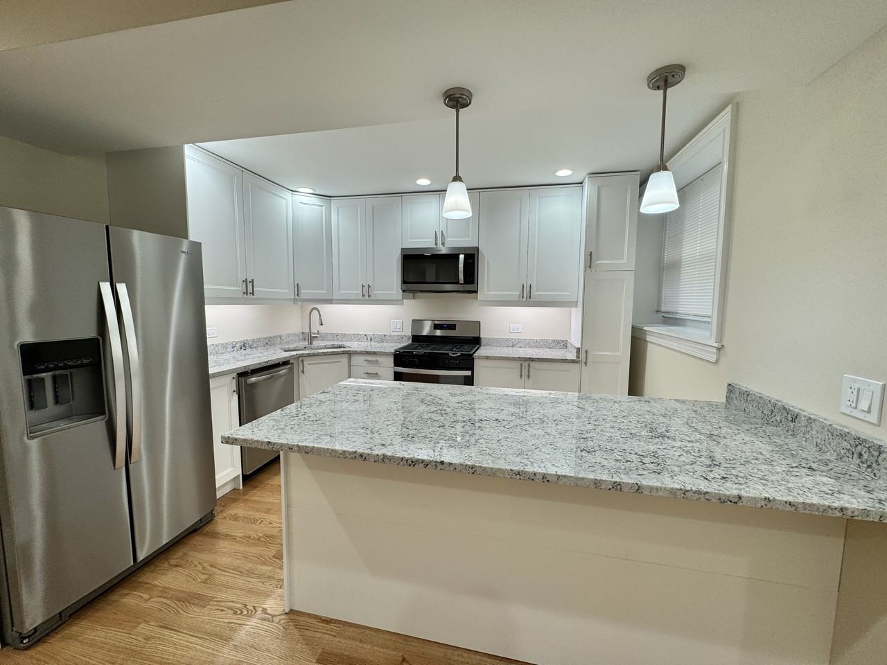 5506 N Glenwood Ave #G - Photo 3 of 23