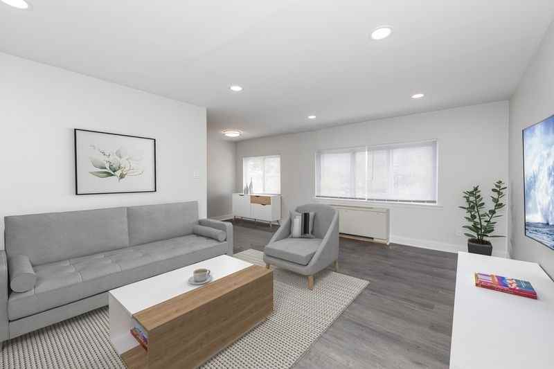 Oxford Apartments - Photo 2 of 26